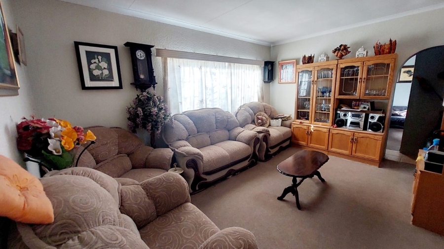 3 Bedroom Property for Sale in Helikonpark Gauteng