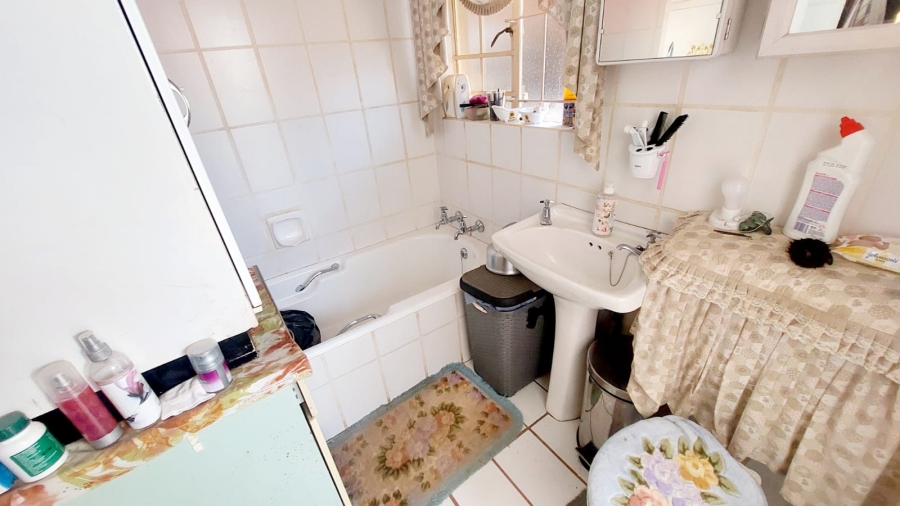 3 Bedroom Property for Sale in Helikonpark Gauteng