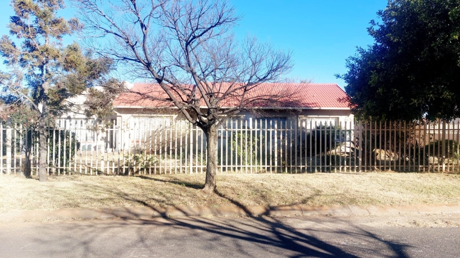 3 Bedroom Property for Sale in Helikonpark Gauteng