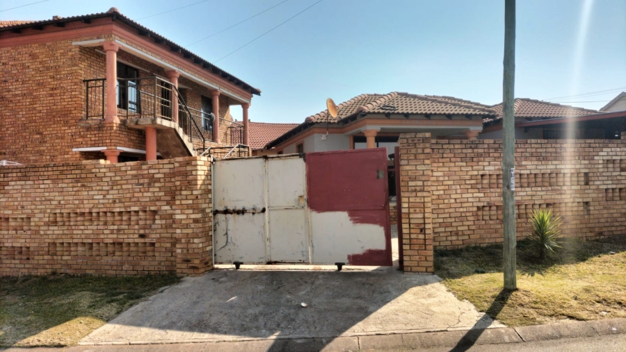 3 Bedroom Property for Sale in Kagiso Gauteng