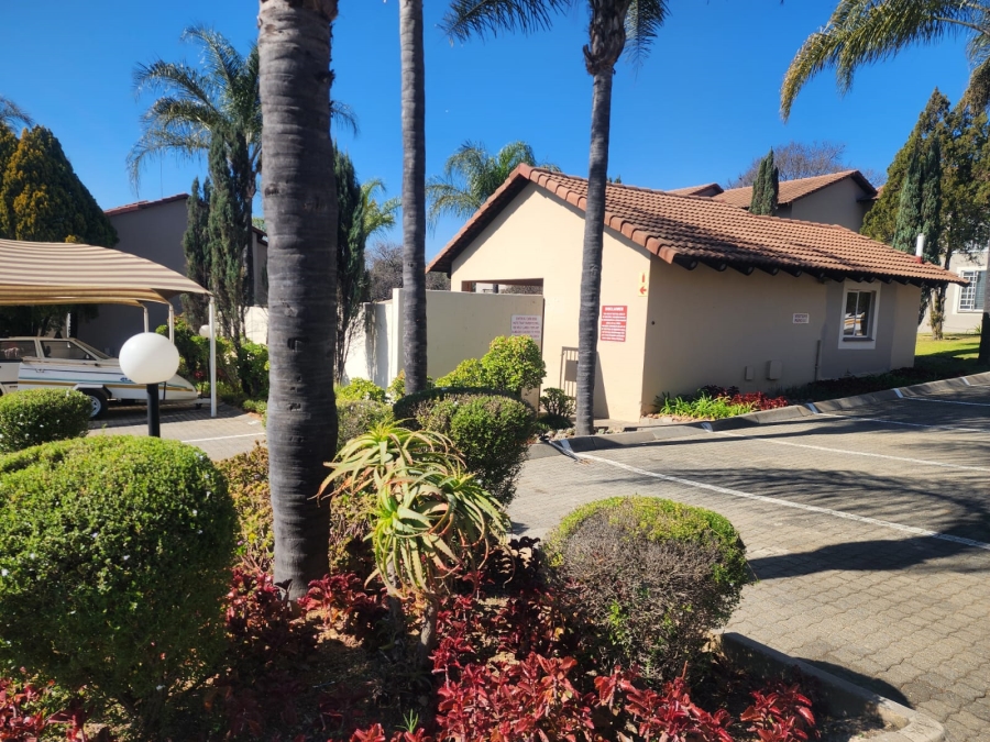 3 Bedroom Property for Sale in Lonehill Gauteng