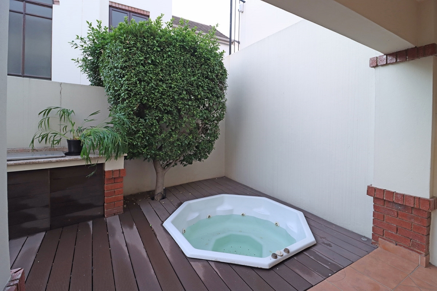 3 Bedroom Property for Sale in Bryanston Gauteng