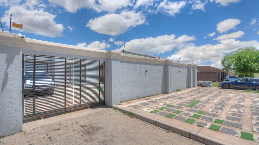 4 Bedroom Property for Sale in Orlando West Gauteng