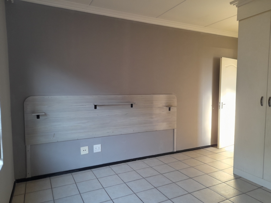 2 Bedroom Property for Sale in Winchester Hills Gauteng