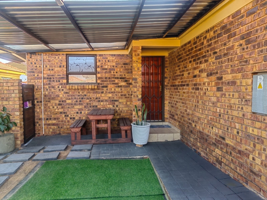 3 Bedroom Property for Sale in Albertsdal Gauteng
