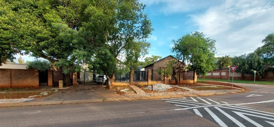 5 Bedroom Property for Sale in Wonderboom Gauteng