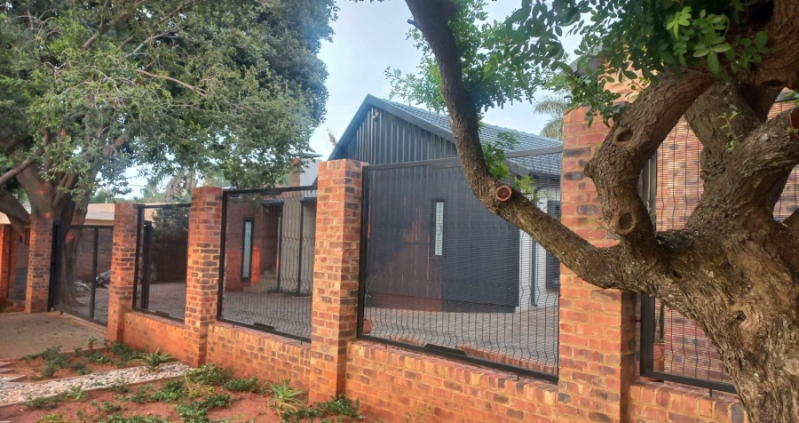 5 Bedroom Property for Sale in Wonderboom Gauteng