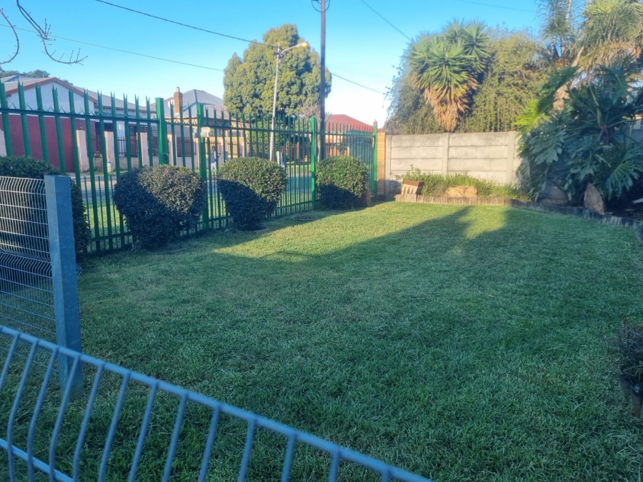 To Let 3 Bedroom Property for Rent in Roodepoort North Gauteng