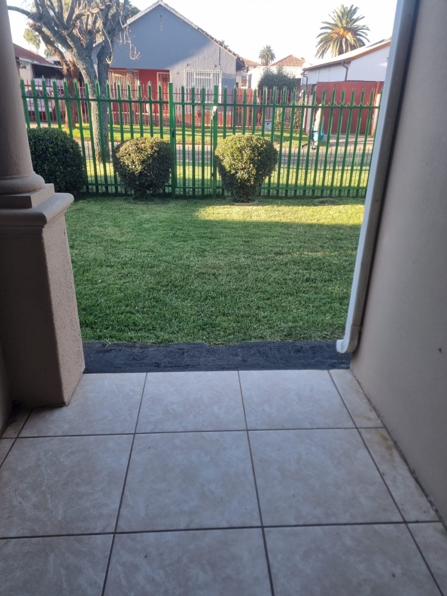 To Let 3 Bedroom Property for Rent in Roodepoort North Gauteng