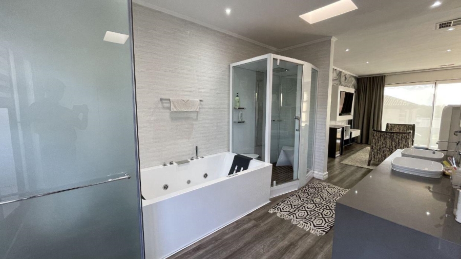 To Let 5 Bedroom Property for Rent in Greenstone Hill Gauteng