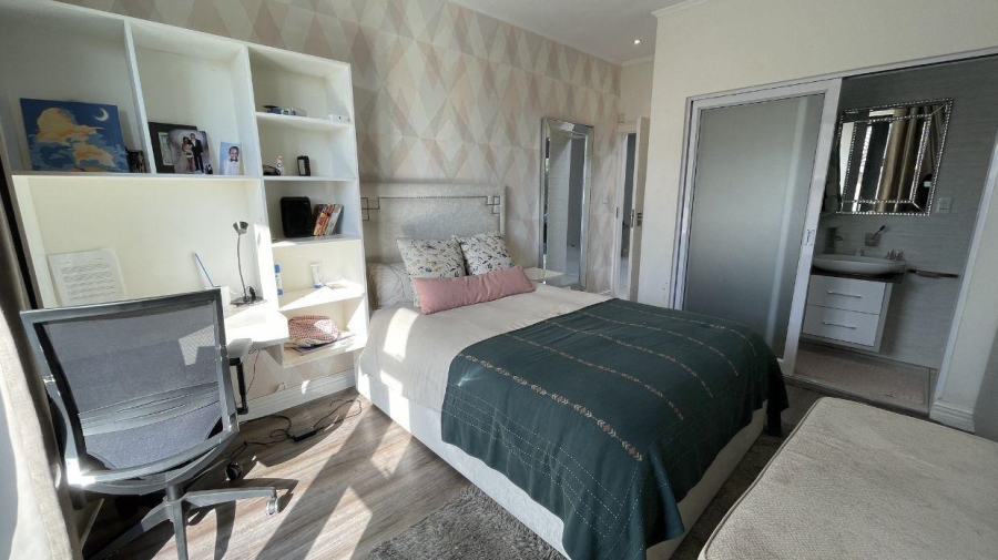 To Let 5 Bedroom Property for Rent in Greenstone Hill Gauteng