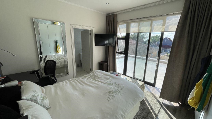 To Let 5 Bedroom Property for Rent in Greenstone Hill Gauteng