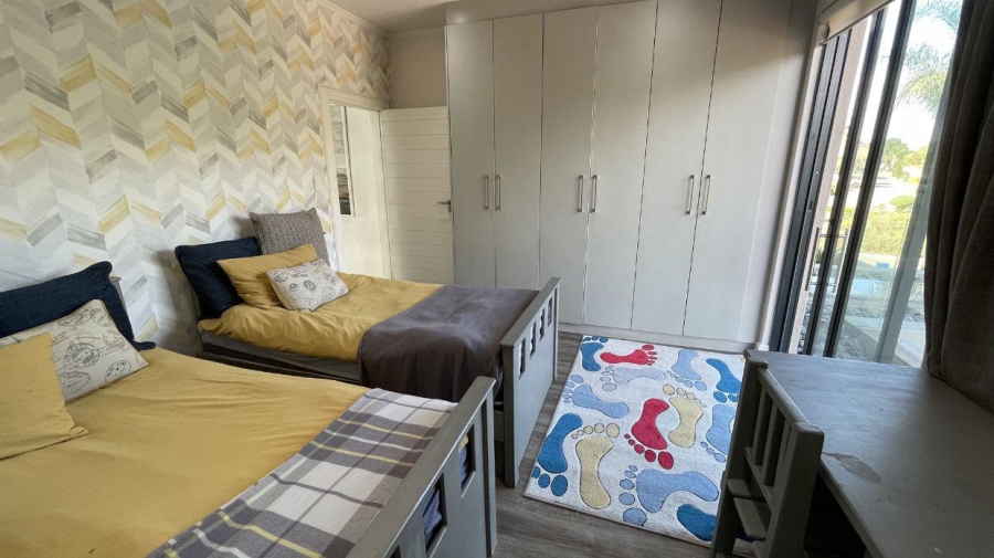To Let 5 Bedroom Property for Rent in Greenstone Hill Gauteng