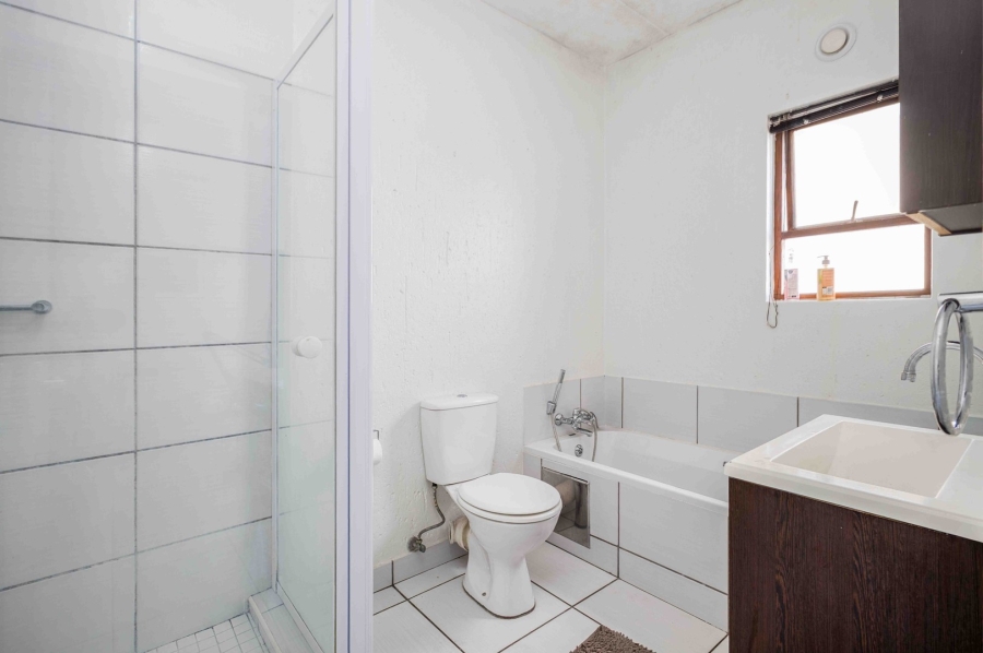 To Let 2 Bedroom Property for Rent in Paulshof Gauteng