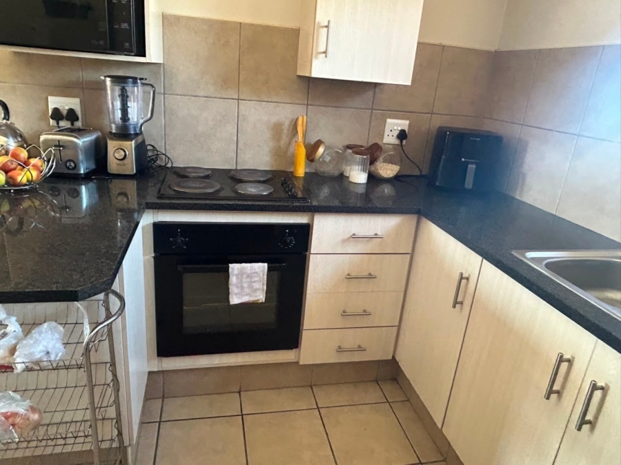 2 Bedroom Property for Sale in Noordwyk Gauteng