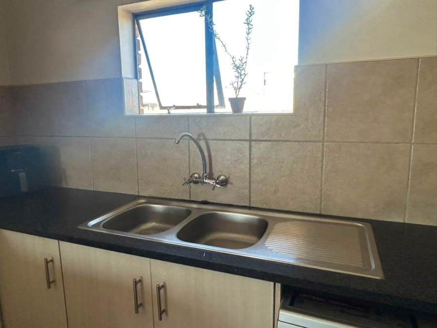 2 Bedroom Property for Sale in Noordwyk Gauteng
