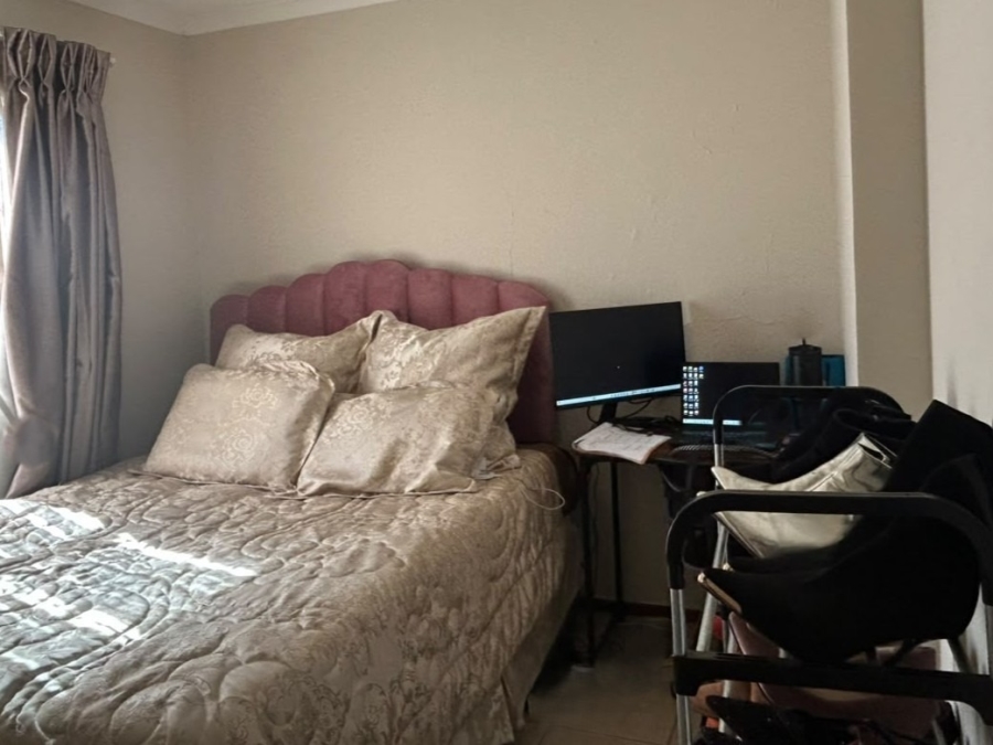 2 Bedroom Property for Sale in Noordwyk Gauteng