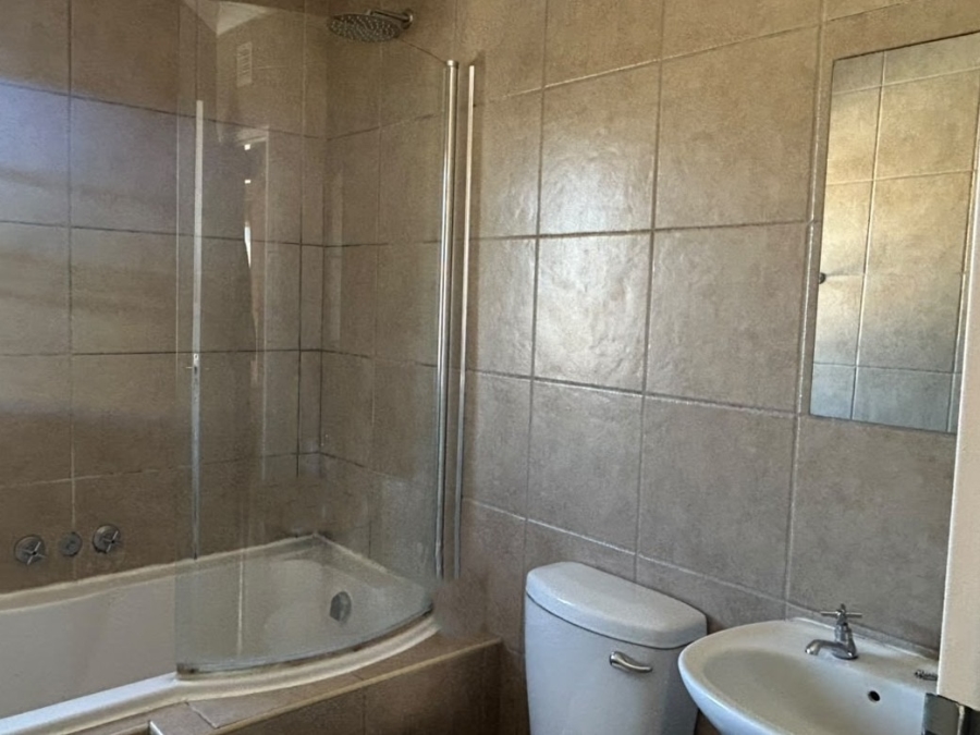 2 Bedroom Property for Sale in Noordwyk Gauteng
