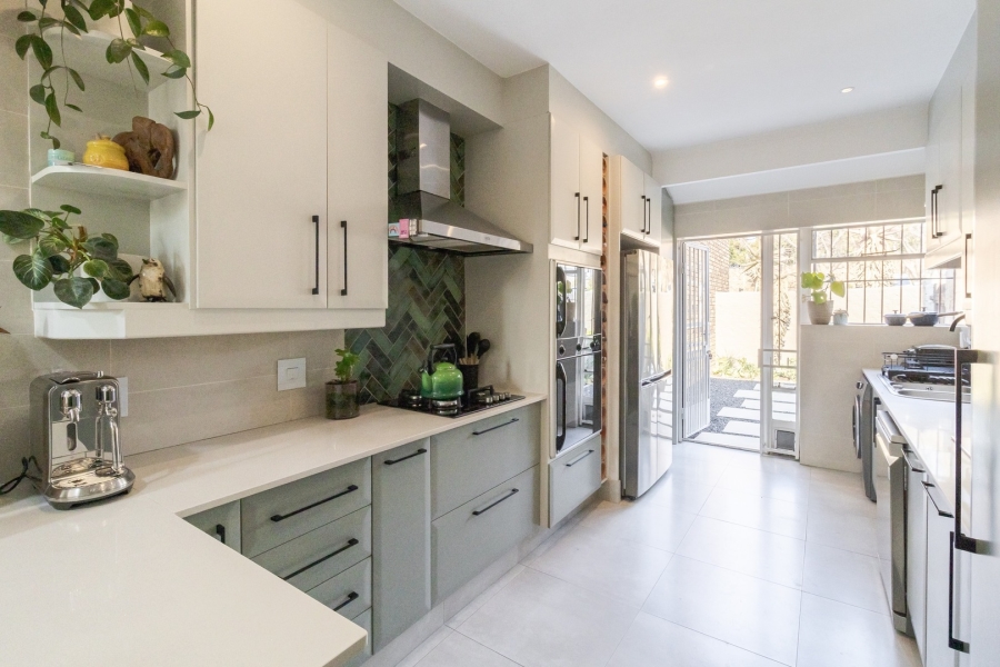 2 Bedroom Property for Sale in Lonehill Gauteng