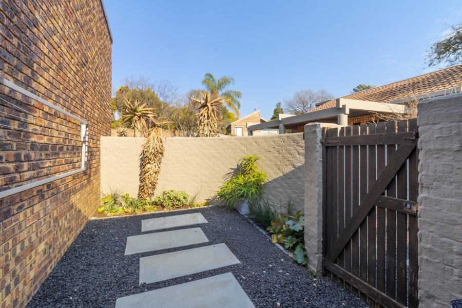 2 Bedroom Property for Sale in Lonehill Gauteng