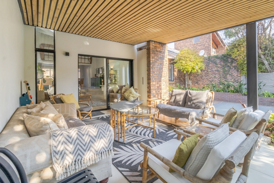 2 Bedroom Property for Sale in Lonehill Gauteng