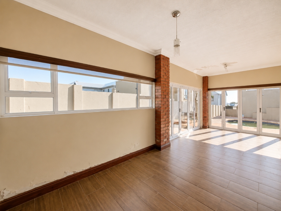3 Bedroom Property for Sale in Louwlardia Gauteng