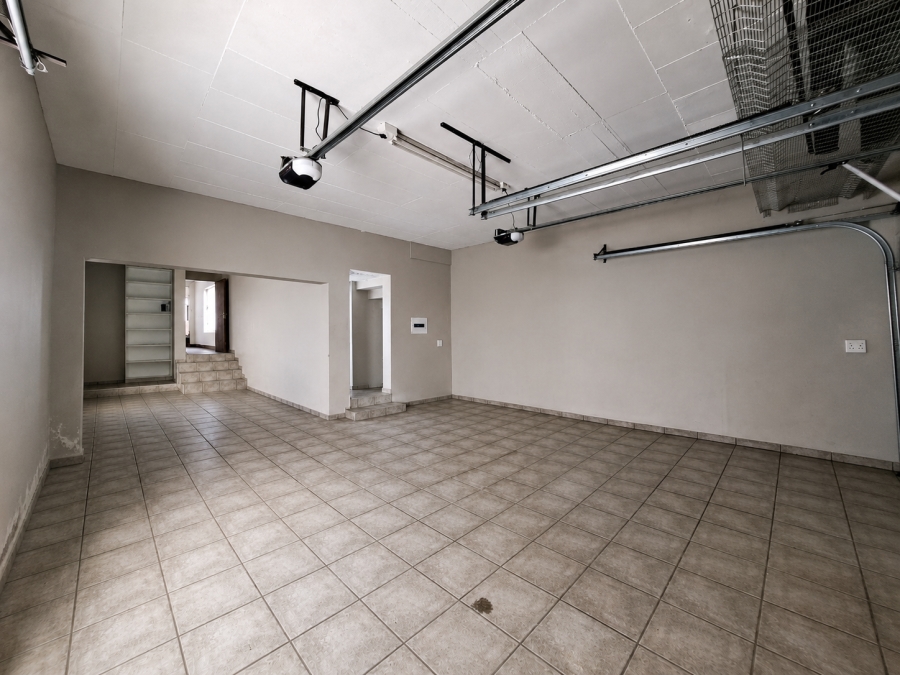3 Bedroom Property for Sale in Louwlardia Gauteng
