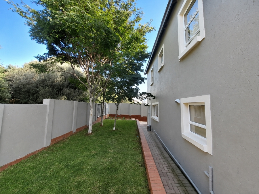 3 Bedroom Property for Sale in Louwlardia Gauteng