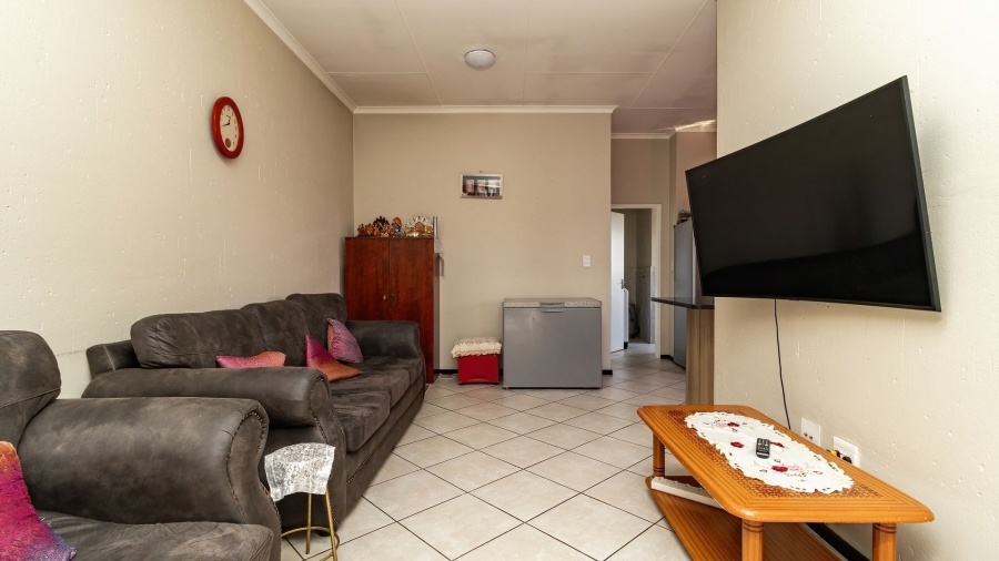 2 Bedroom Property for Sale in Goedeburg Gauteng