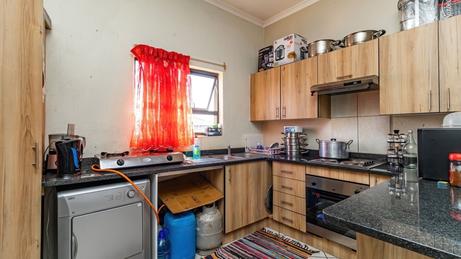 2 Bedroom Property for Sale in Goedeburg Gauteng