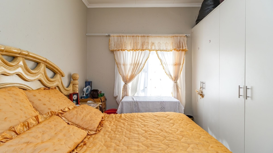 2 Bedroom Property for Sale in Goedeburg Gauteng