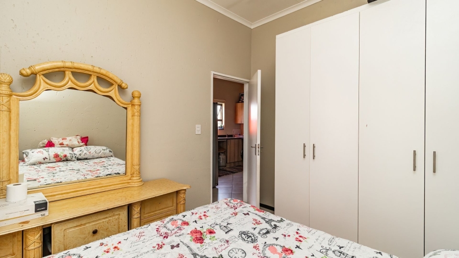 2 Bedroom Property for Sale in Goedeburg Gauteng