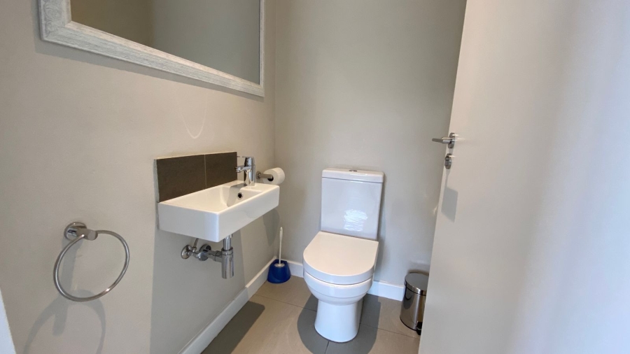 To Let 2 Bedroom Property for Rent in Parkmore Gauteng