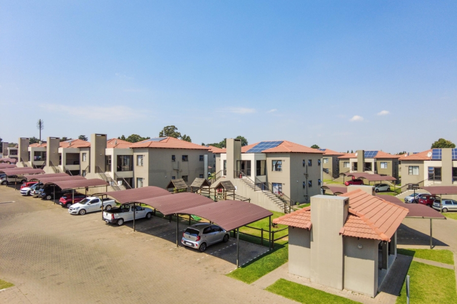 2 Bedroom Property for Sale in Goedeburg Gauteng