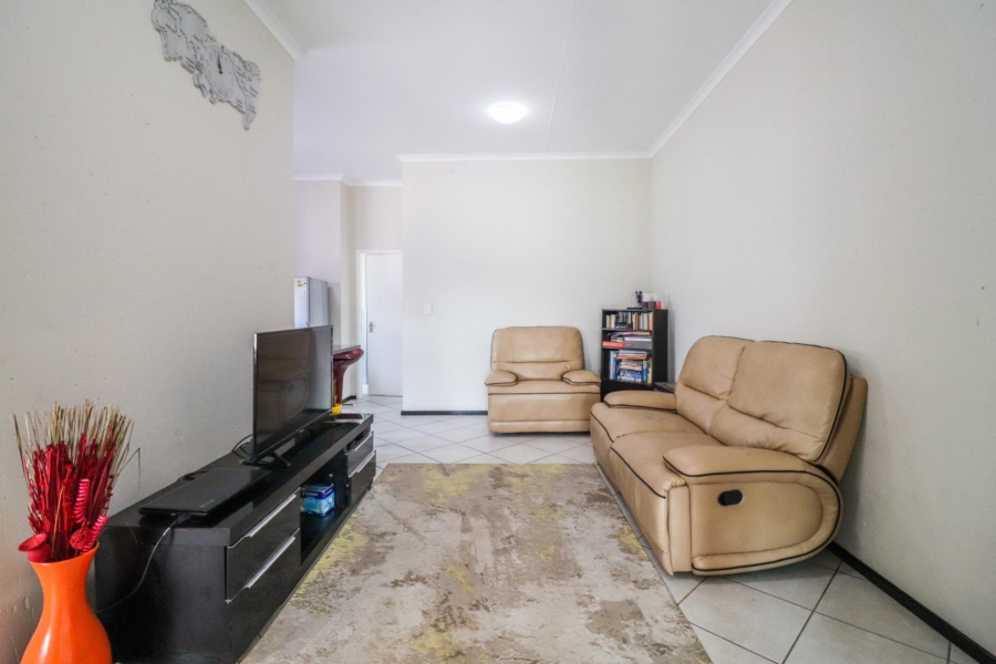 2 Bedroom Property for Sale in Goedeburg Gauteng