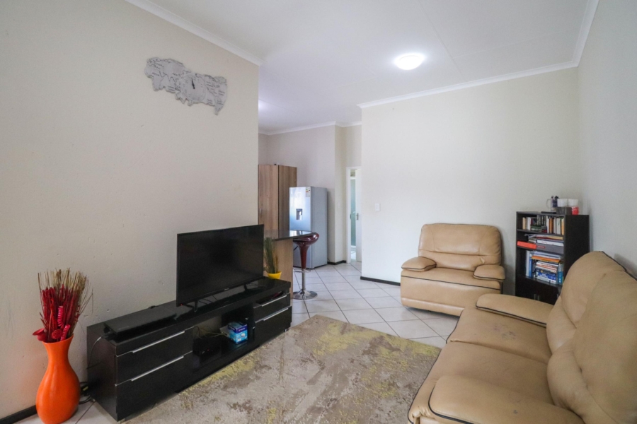 2 Bedroom Property for Sale in Goedeburg Gauteng