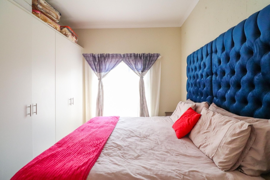 2 Bedroom Property for Sale in Goedeburg Gauteng