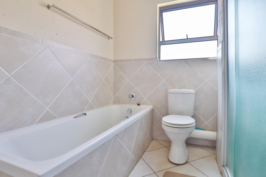 2 Bedroom Property for Sale in Goedeburg Gauteng
