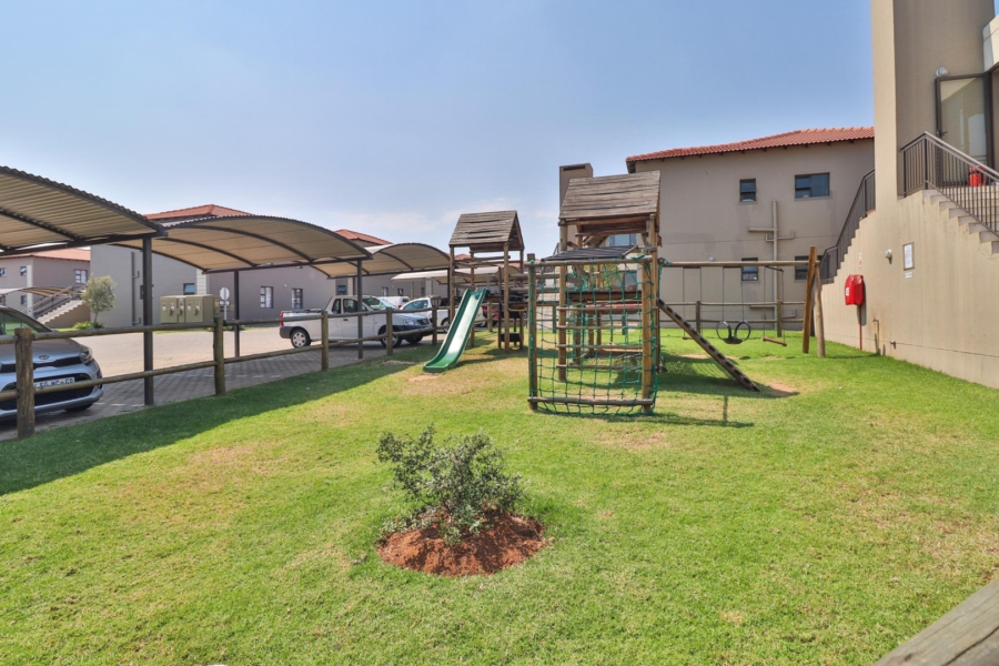 2 Bedroom Property for Sale in Goedeburg Gauteng