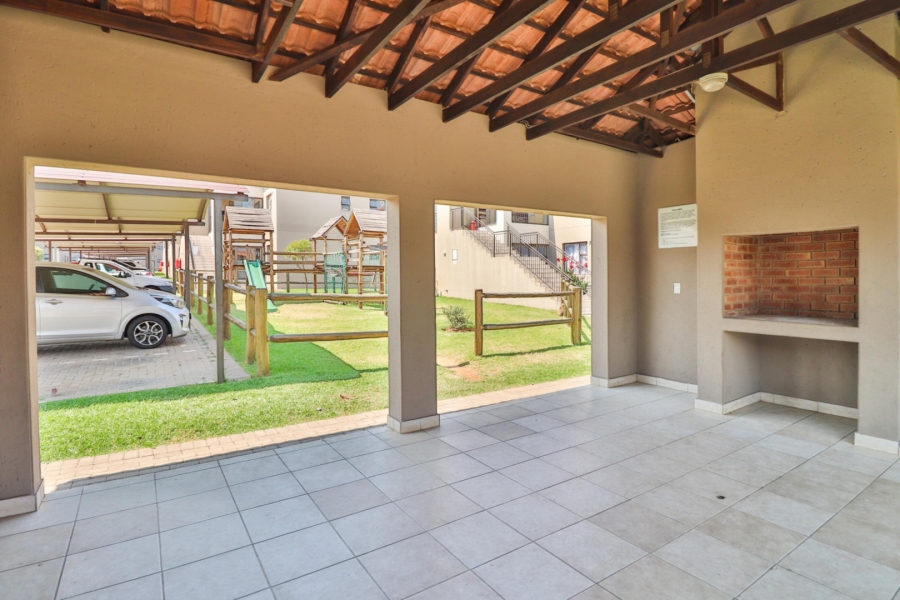 2 Bedroom Property for Sale in Goedeburg Gauteng