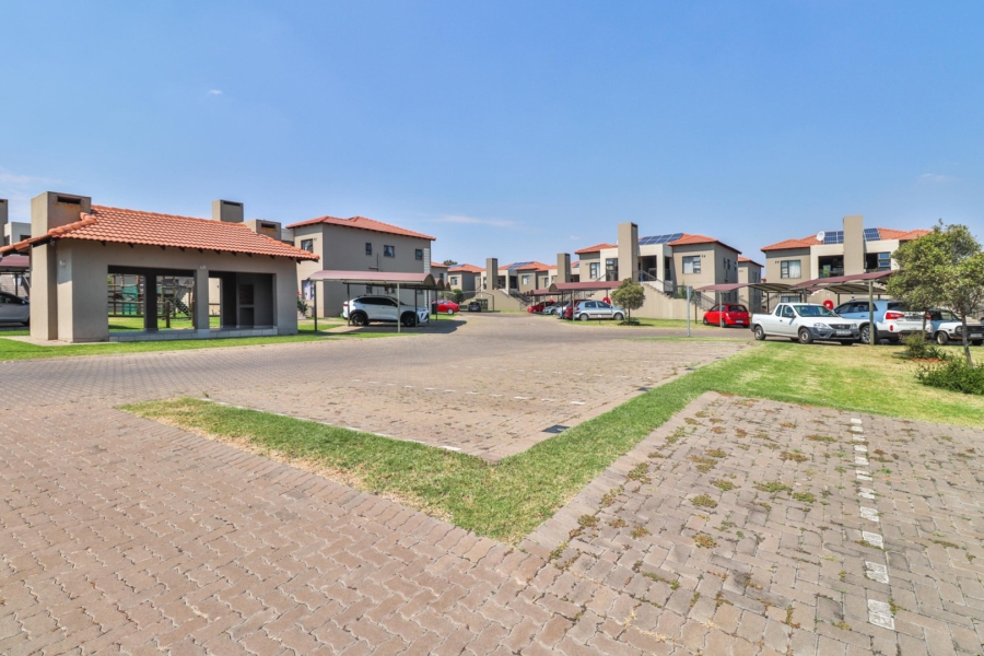 2 Bedroom Property for Sale in Goedeburg Gauteng