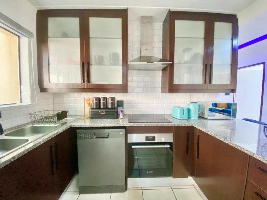 To Let 3 Bedroom Property for Rent in Blairgowrie Gauteng
