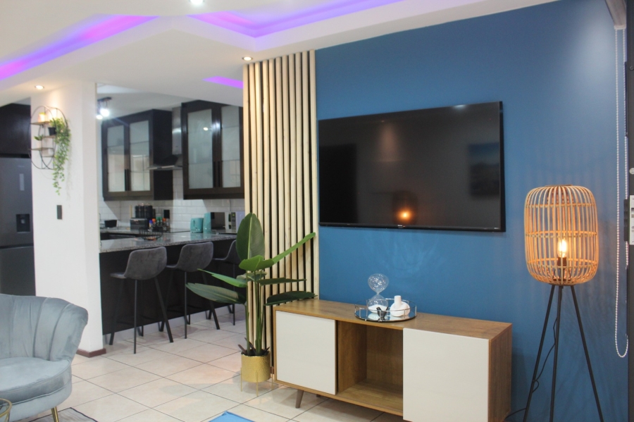 To Let 3 Bedroom Property for Rent in Blairgowrie Gauteng