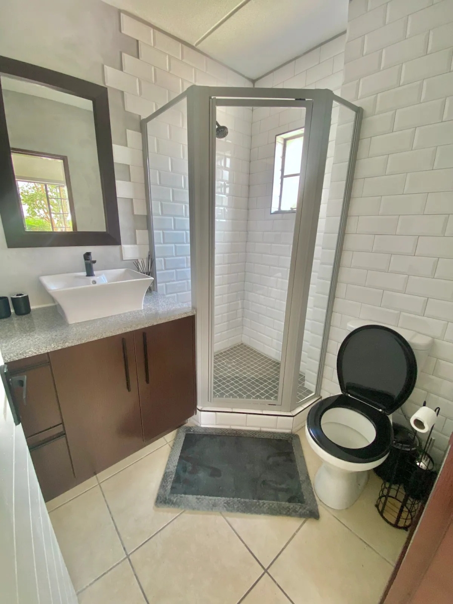 To Let 3 Bedroom Property for Rent in Blairgowrie Gauteng