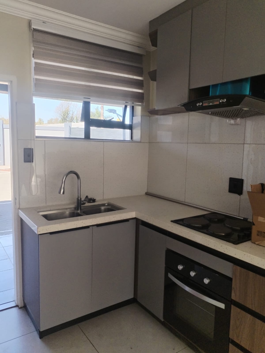 To Let 2 Bedroom Property for Rent in Olifantsfontein Gauteng