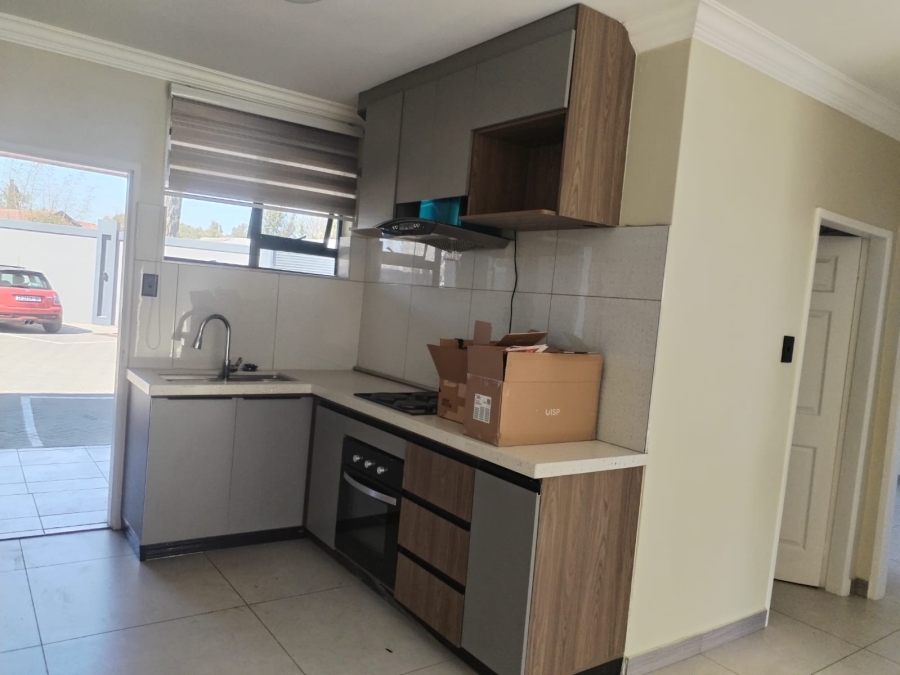 To Let 2 Bedroom Property for Rent in Olifantsfontein Gauteng