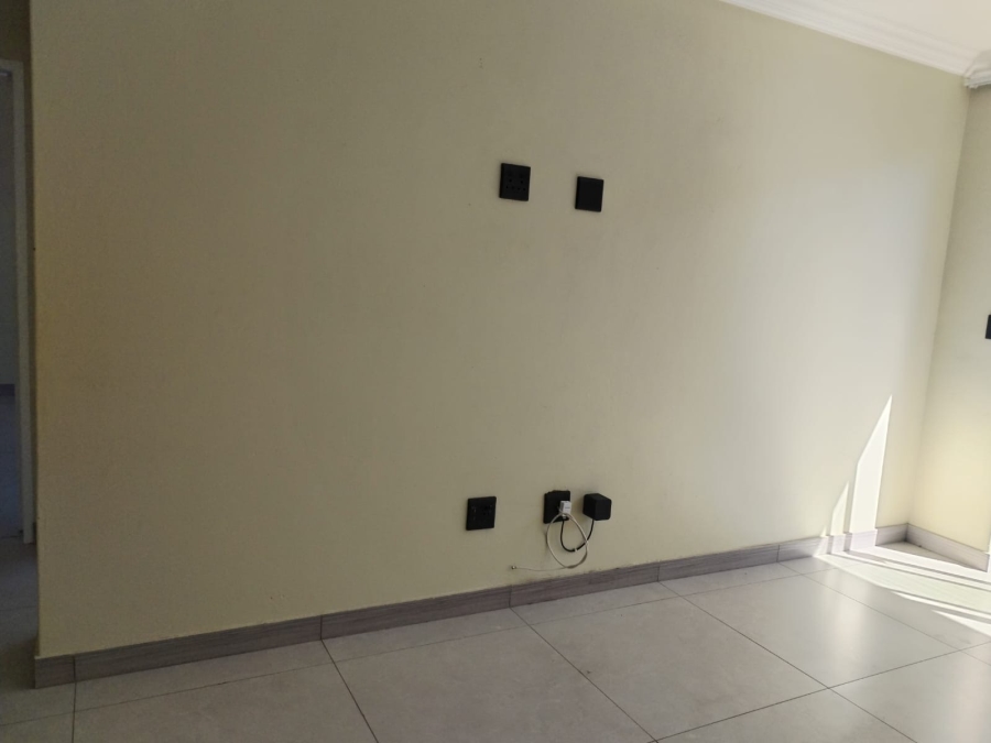 To Let 2 Bedroom Property for Rent in Olifantsfontein Gauteng