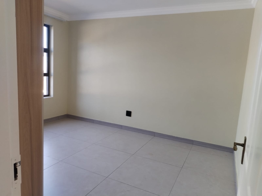 To Let 2 Bedroom Property for Rent in Olifantsfontein Gauteng