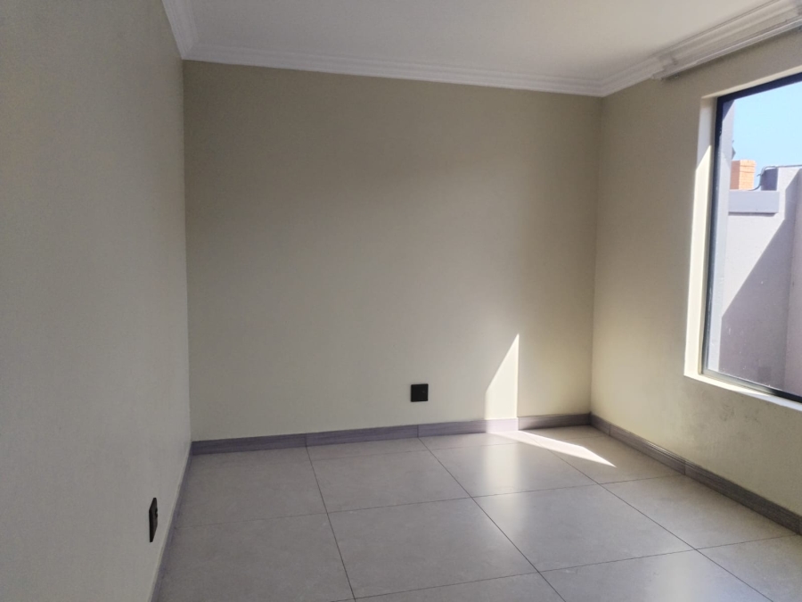 To Let 2 Bedroom Property for Rent in Olifantsfontein Gauteng
