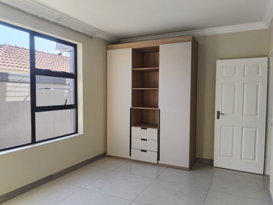 To Let 2 Bedroom Property for Rent in Olifantsfontein Gauteng